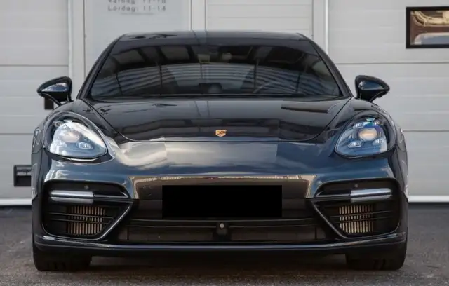 Porsche Panamera view 4
