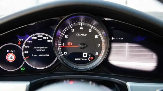 Porsche Panamera view 12