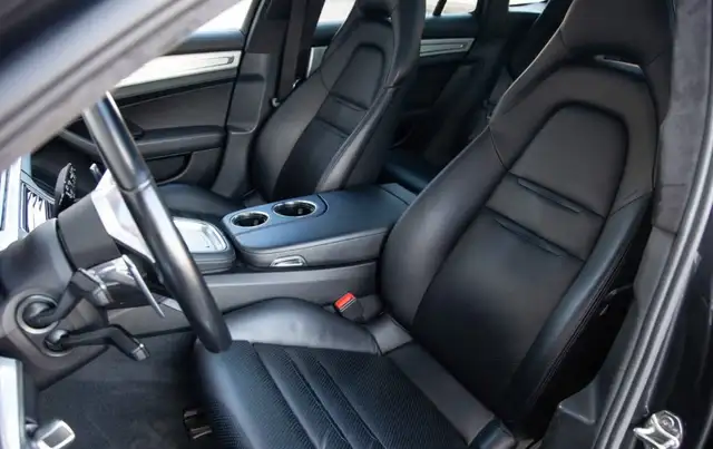 Porsche Panamera view 10