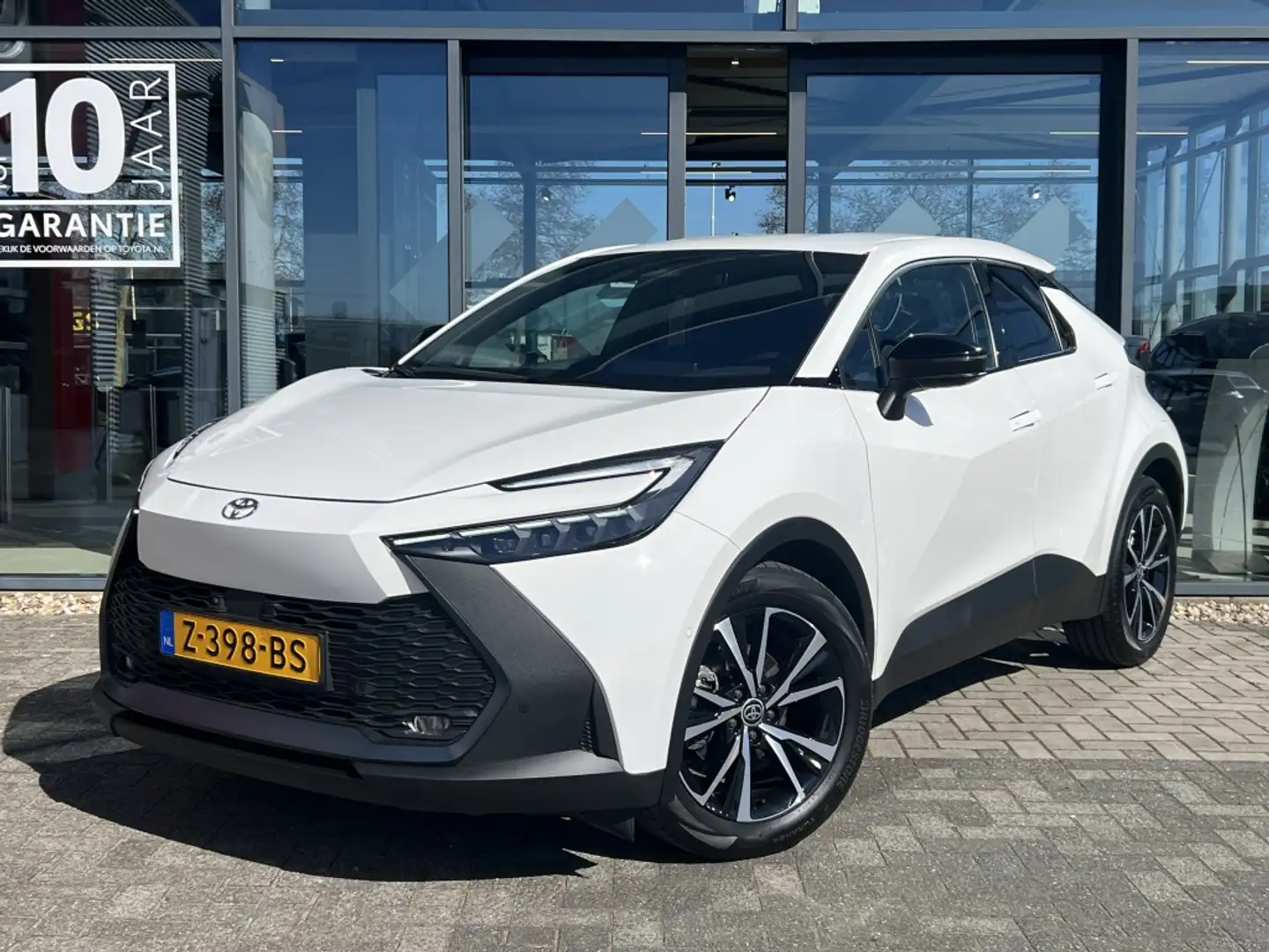 Toyota C-HR 1.8 Hybr 140 First Blanc - 1