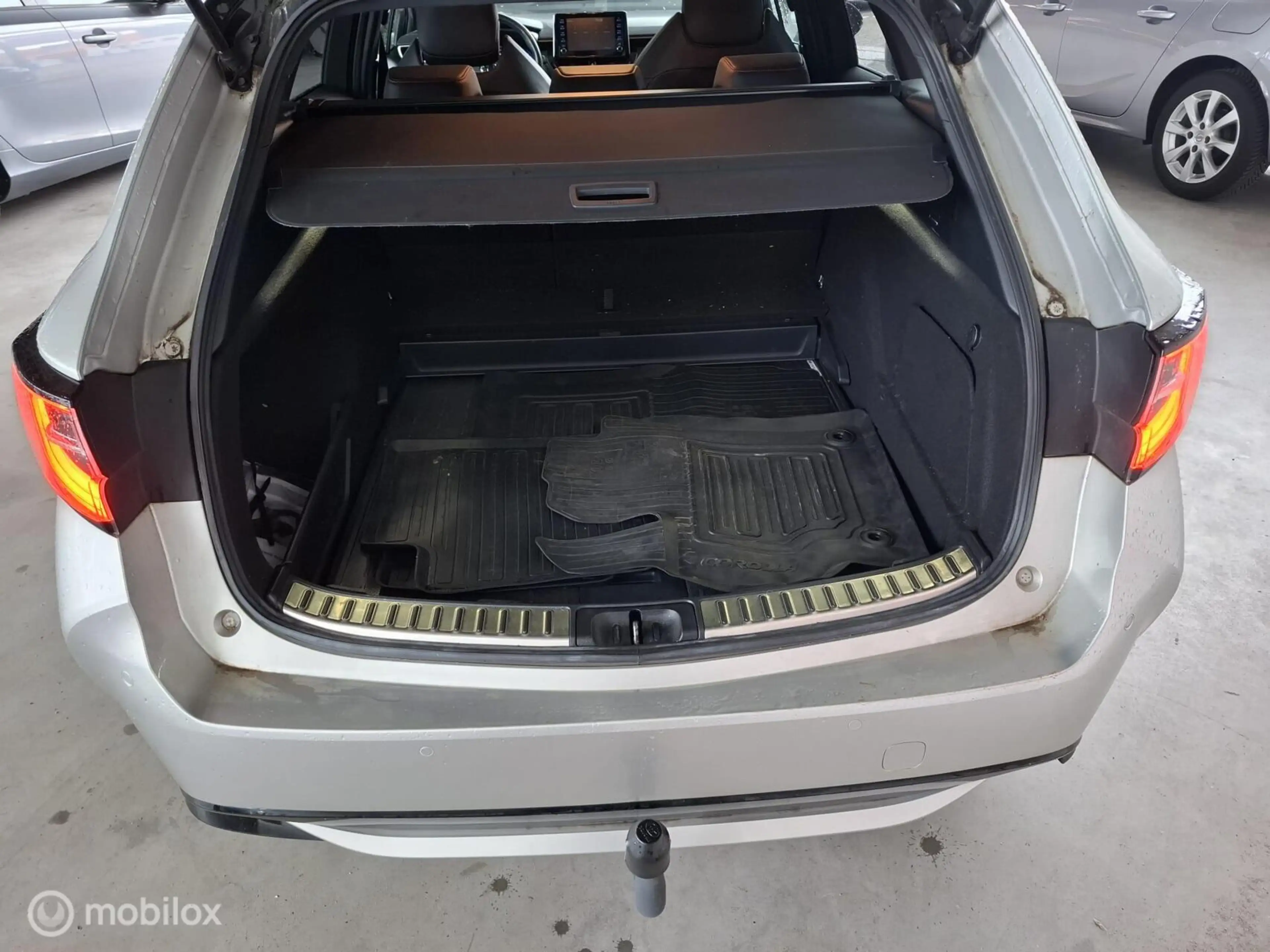 Toyota Corolla Touring Sports 2.0 Hybrid Executive Premium | TREK — photo 8