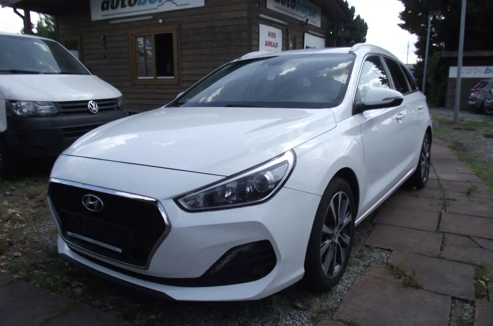 Hyundai i30 cw Style  Automatik Weiß - 1