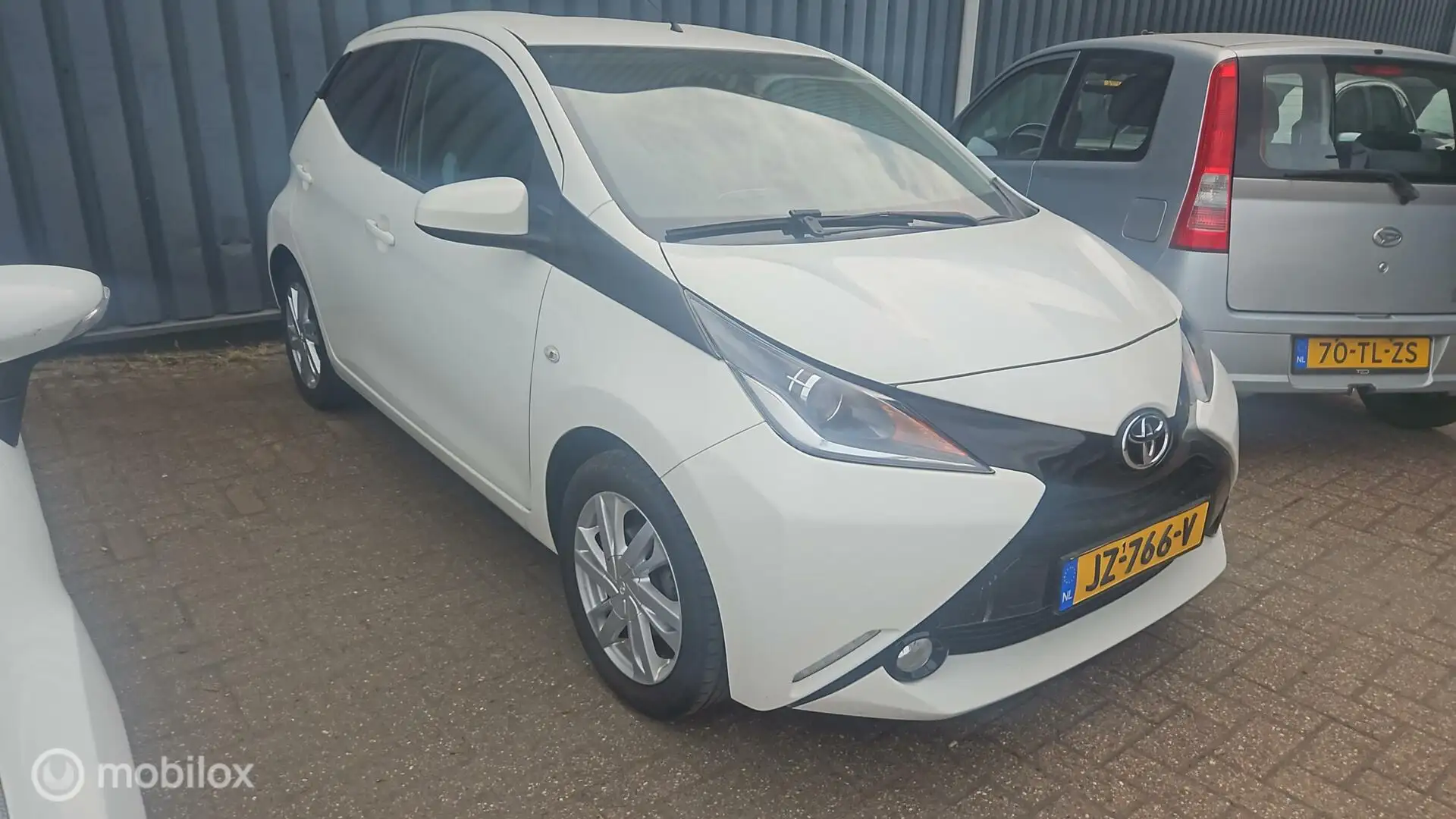Toyota Aygo 1.0 VVT-i x-sport Blanc - 1