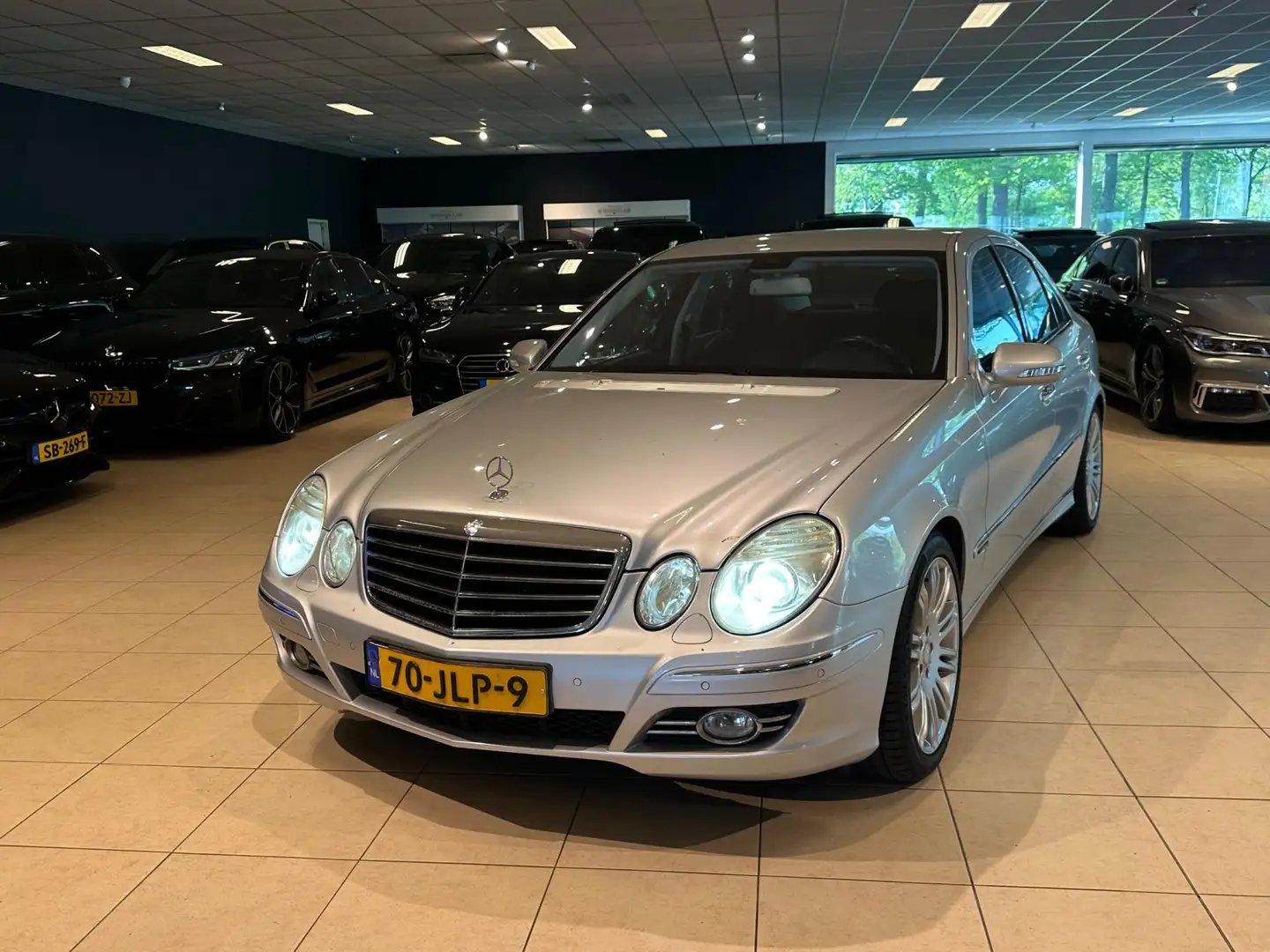 Mercedes-Benz E 220 CDI Avantgarde|SPORT PAKKET|NAP|TREKHAAK|XENON|LED Grijs - 2