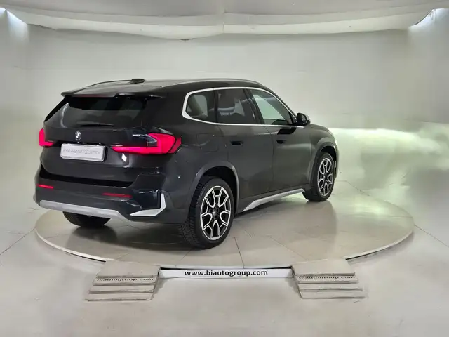 BMW X1 view 5