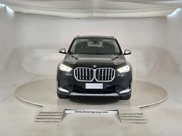 BMW X1 view 3