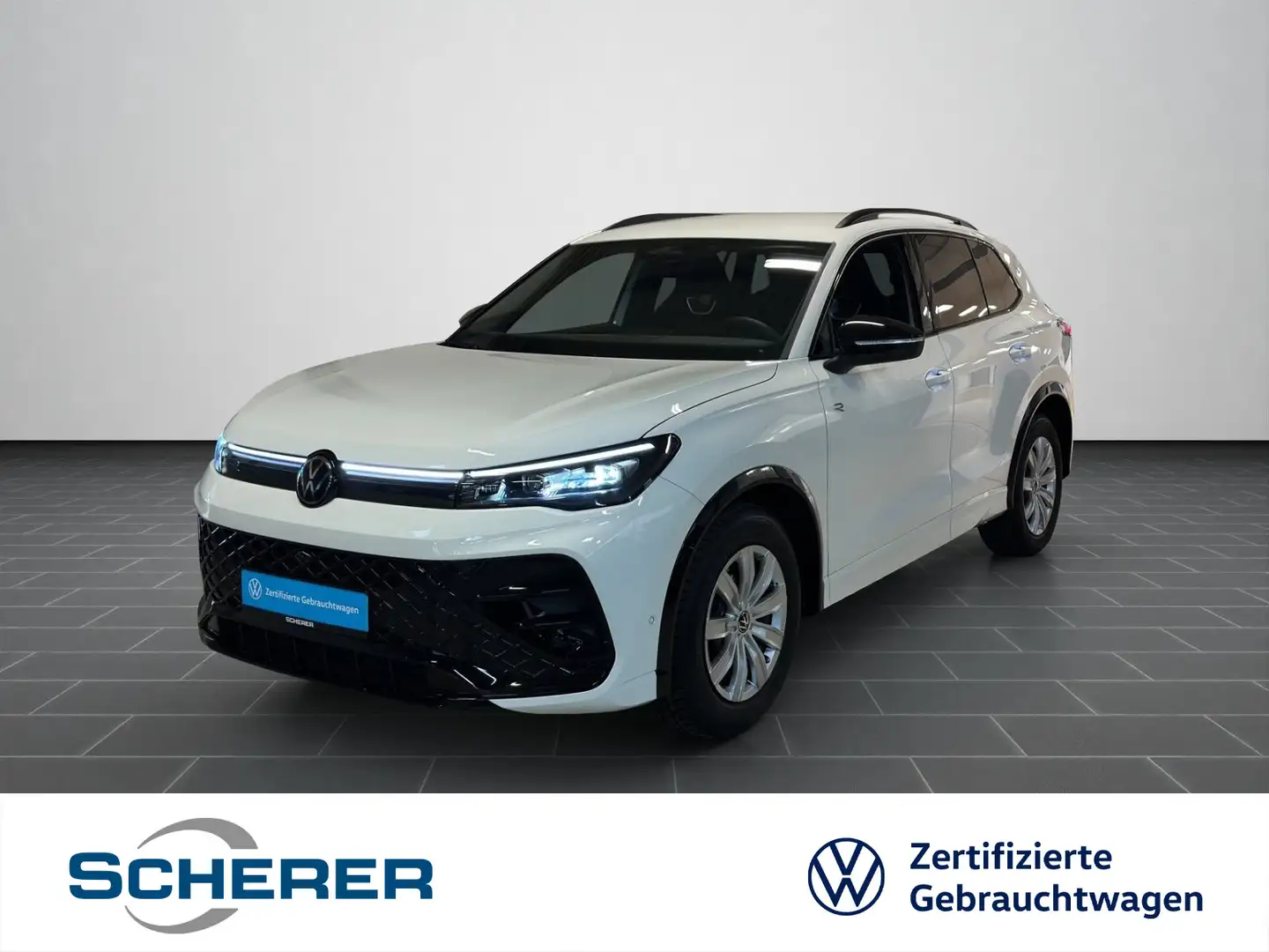 Volkswagen Tiguan 1.5 eTSI R-Line DSG NAVI AHK BlackStyle Weiß - 1