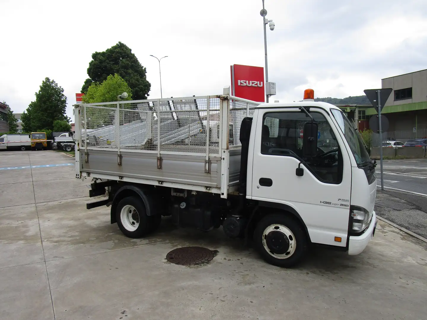 Isuzu NKR NKR 85 RIBALTABILE TRILATERALE Bianco - 2
