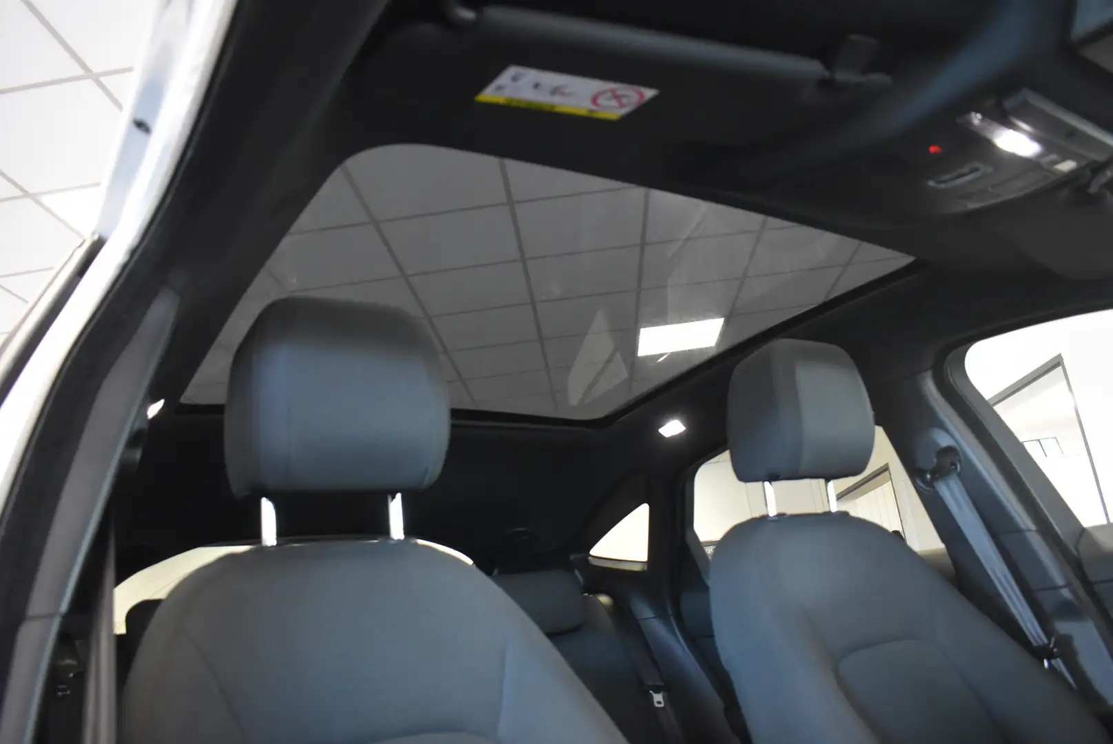 Jaguar E-Pace D150 Panorama Kamera PDC AHK Gris - 1