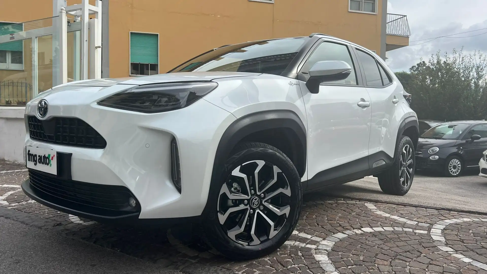 Toyota Yaris Cross Yaris Cross 1.5 Hybrid 130 CV 5p. E-CVT Lounge Weiß - 1