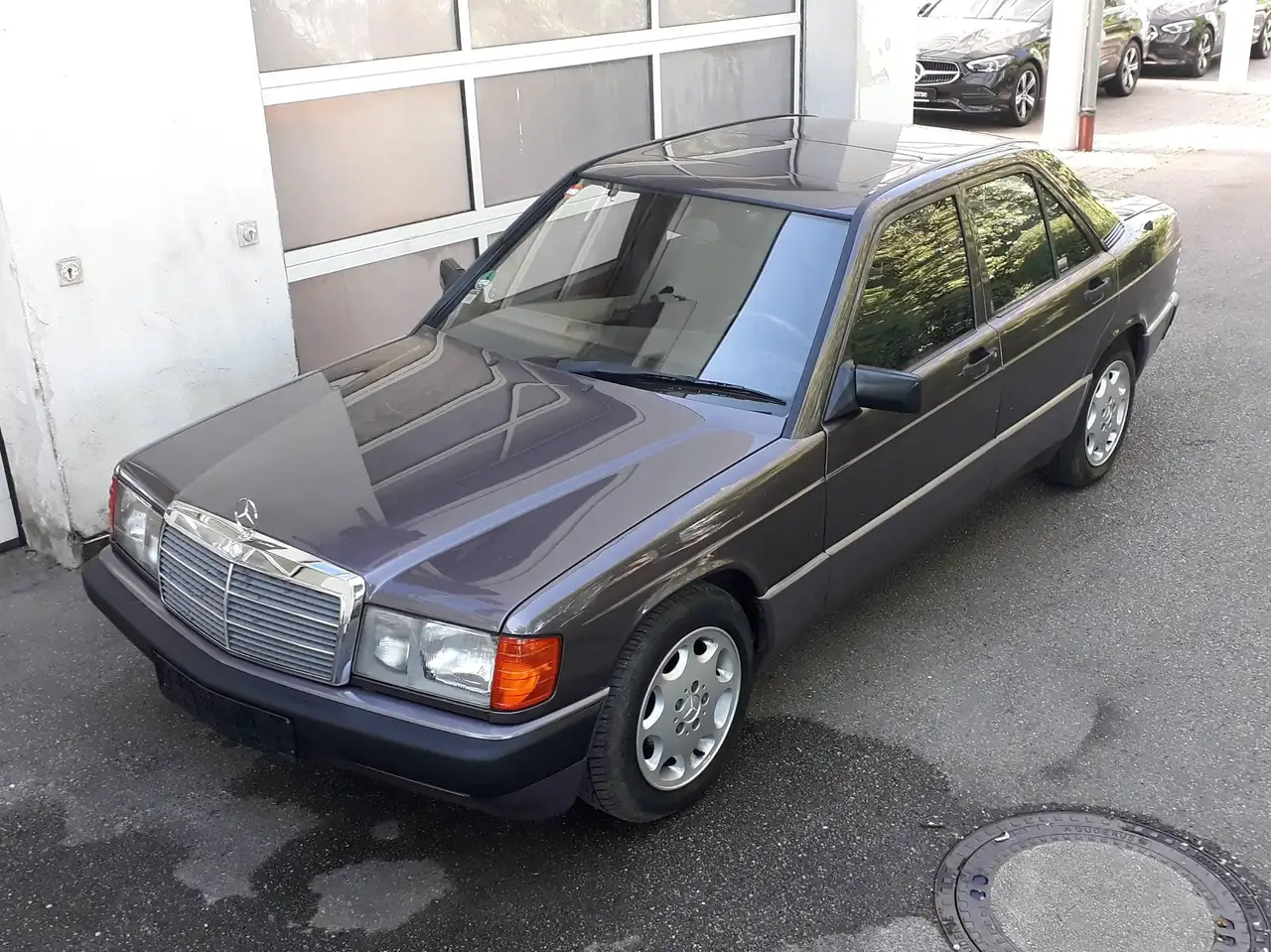 Mercedes-Benz 190 E 1.8 / W201 / Oldtimer / H-Kennzeichen / Automatik / Schiebedach elektrisch, foto 2