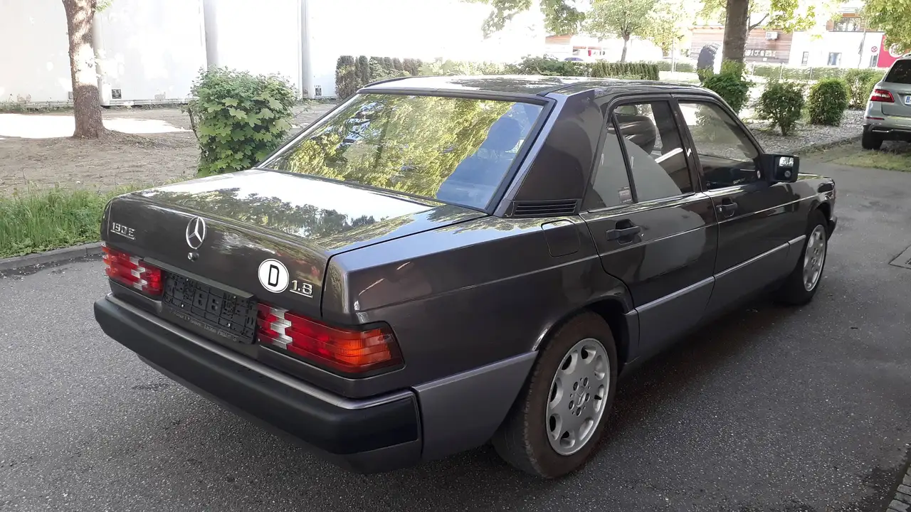 Mercedes-Benz 190 E 1.8 / W201 / Oldtimer / H-Kennzeichen / Automatik / Schiebedach elektrisch, foto 8
