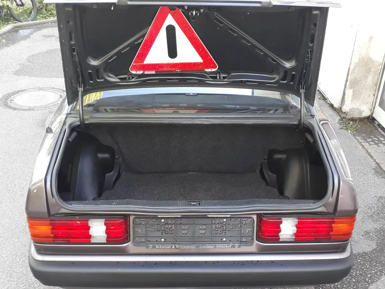 Mercedes-Benz 190 E 1.8 / W201 / Oldtimer / H-Kennzeichen / Automatik / Schiebedach elektrisch, foto 9