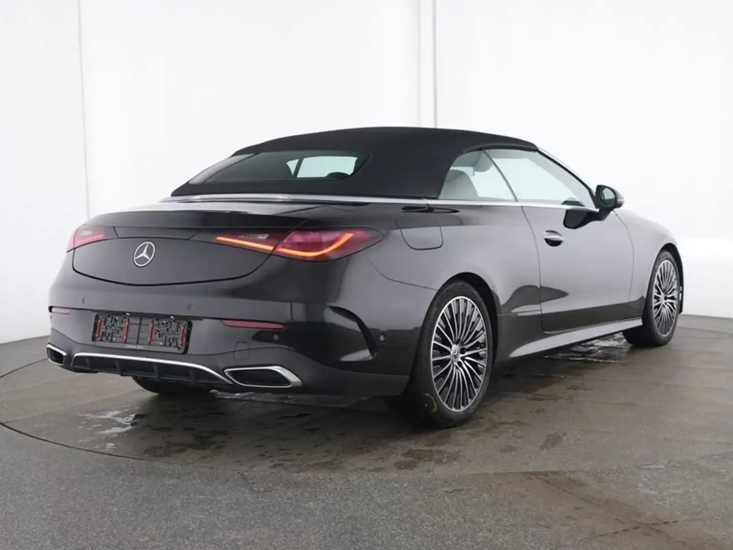 Mercedes-Benz CLE 300 AMG Line Premium 4M DIGITAL LIGHT+360KAM Noir - 2