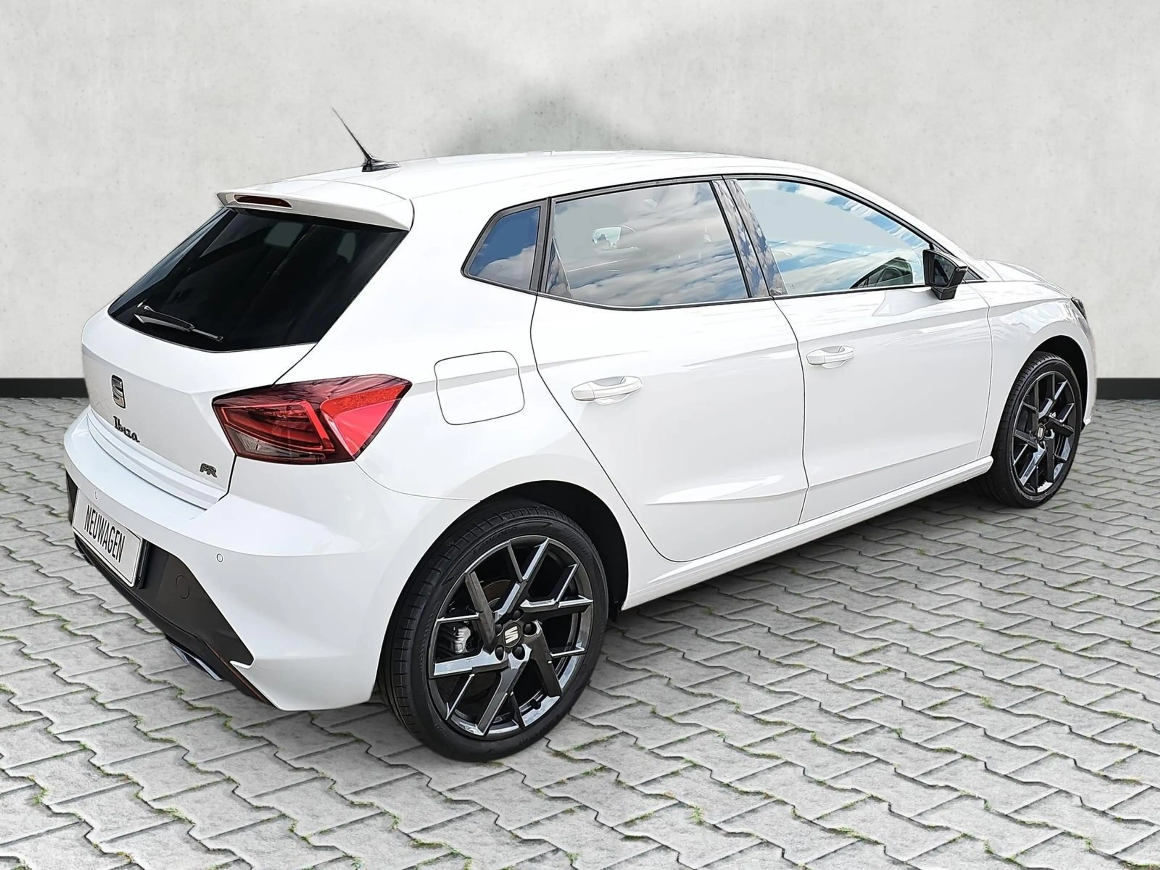 SEAT Ibiza 1.0 TSI 85 kW FR DSG Full Link Kessy Kamera 18Z... — photo 7