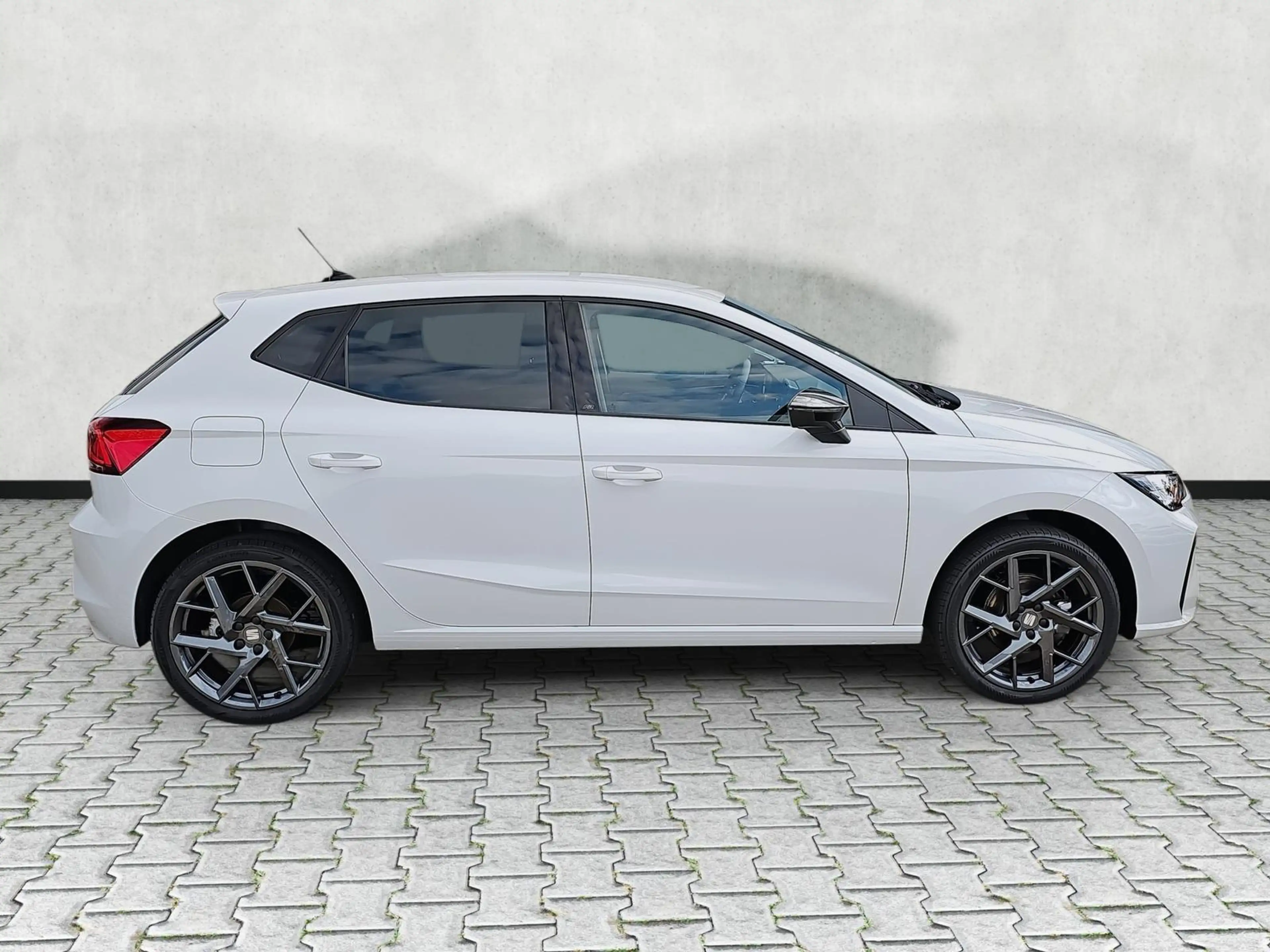 SEAT Ibiza 1.0 TSI 85 kW FR DSG Full Link Kessy Kamera 18Z... — photo 8