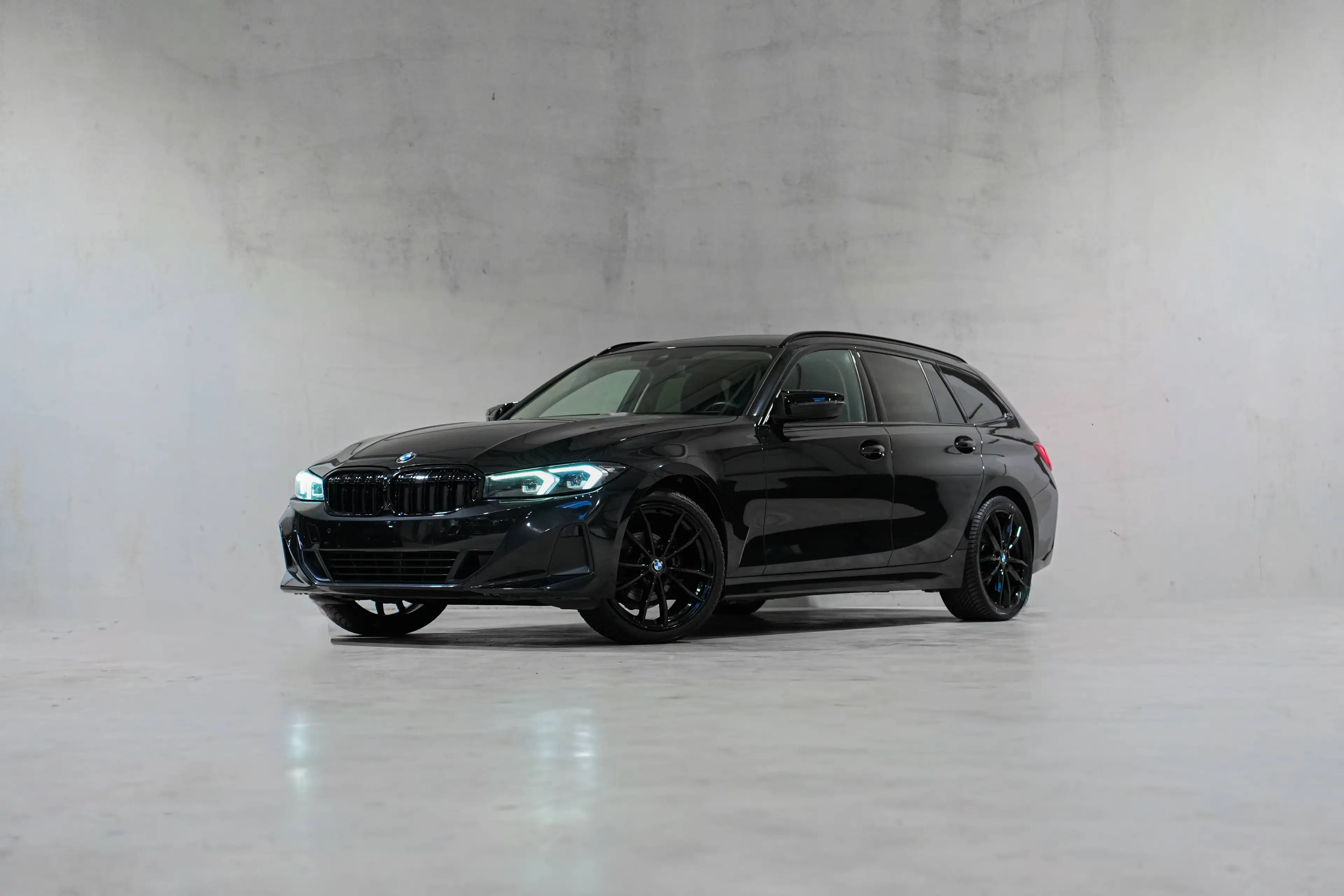 BMW 316 ✖ 19' PACK M | FACELIFT | APPLE CARPLAY | FULL BLACK | TVA ✔