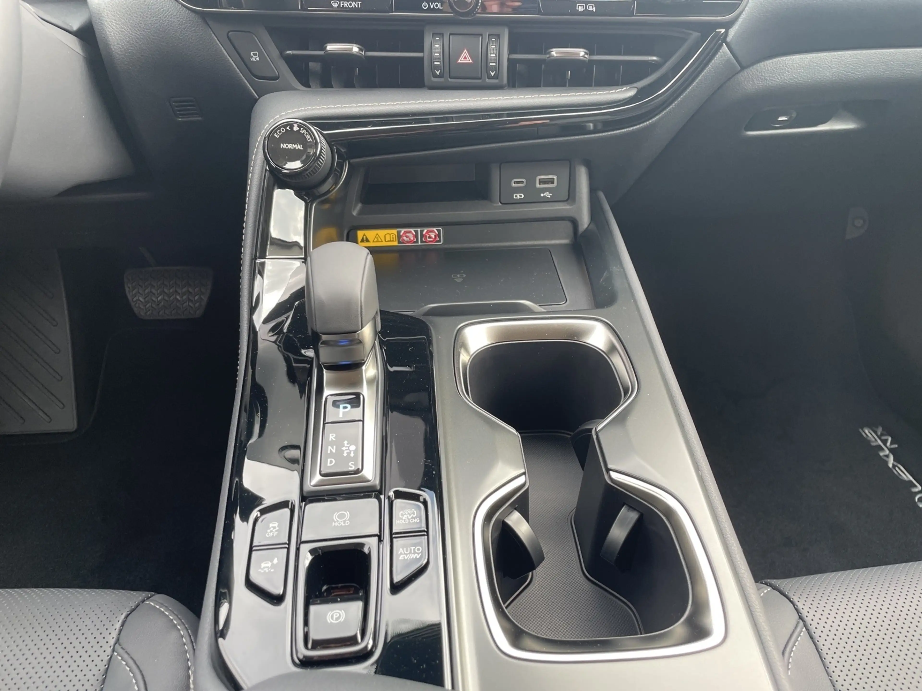 Lexus NX 450h+ +4x4+Business+SITZ-BEL+AMBIENTEL+ SOFORT — photo 14