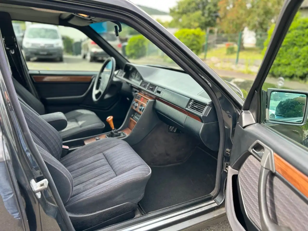 Mercedes-Benz E 220 220 TE W124 OLDTIMER*TÜV NEU*SCHIEBEDACH*AHK, foto 12
