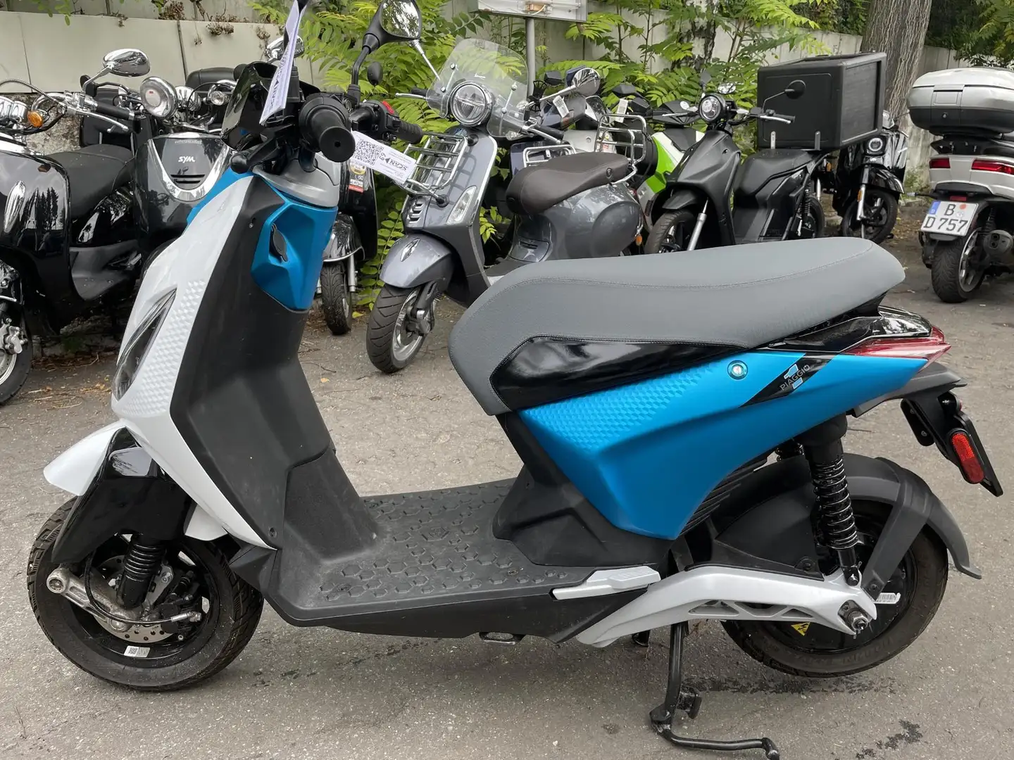 Piaggio 1 + 45 km/h e-Roller NUR 439 KM Keyless u.m. Bianco - 2