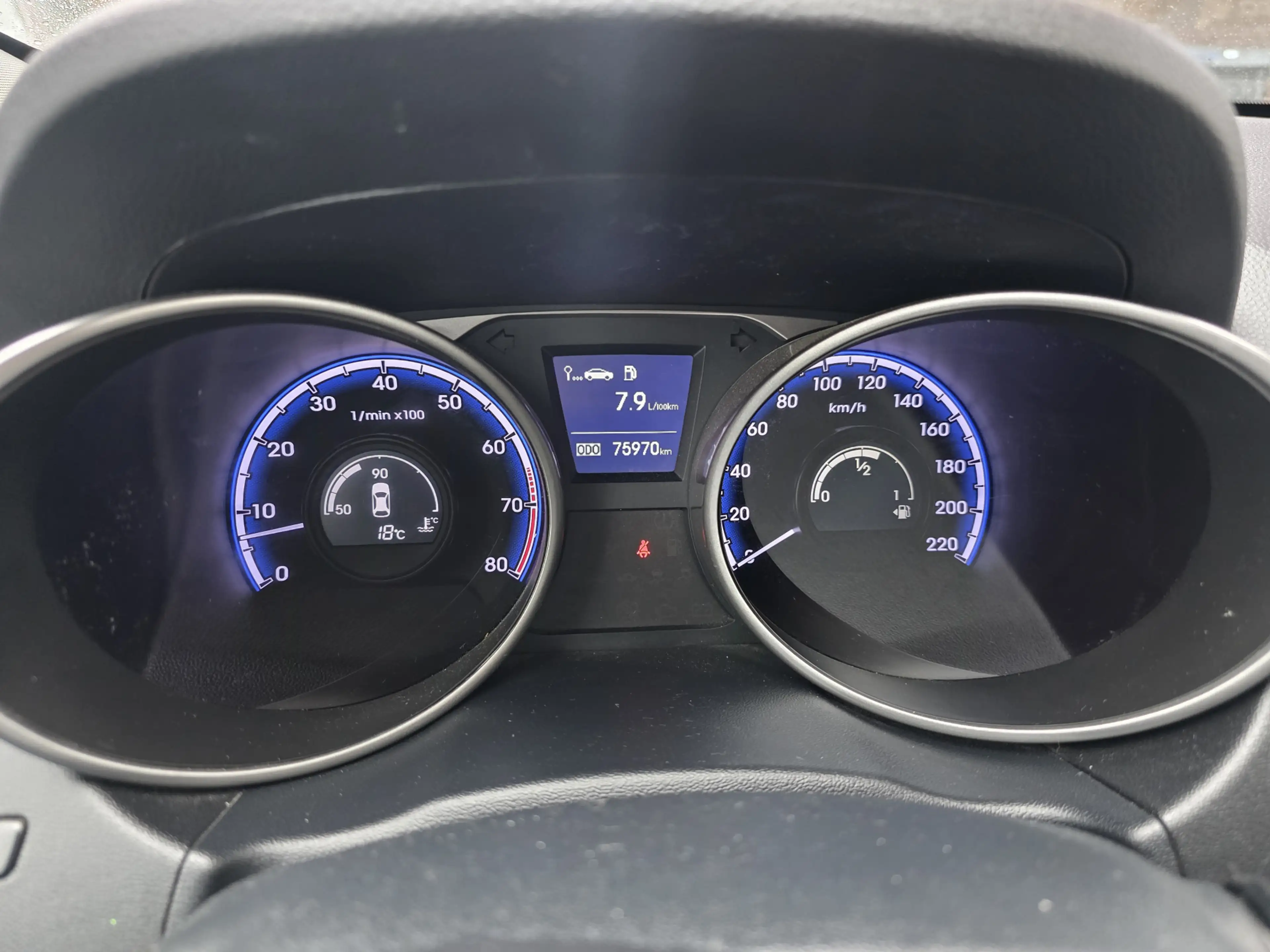 Hyundai iX35 2.0i Business Edition — photo 14