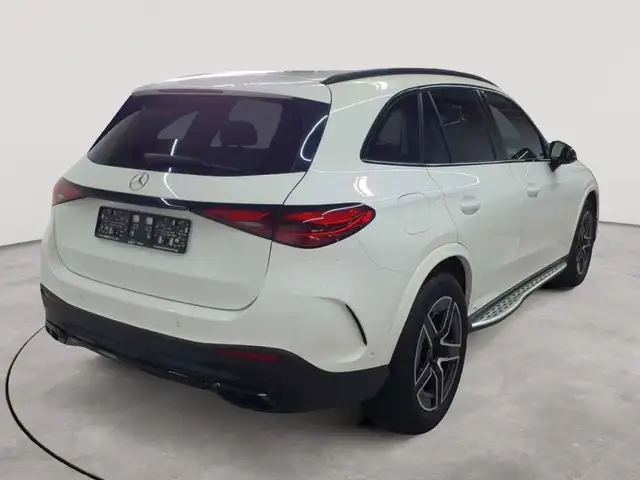 Mercedes-Benz GLC view 4
