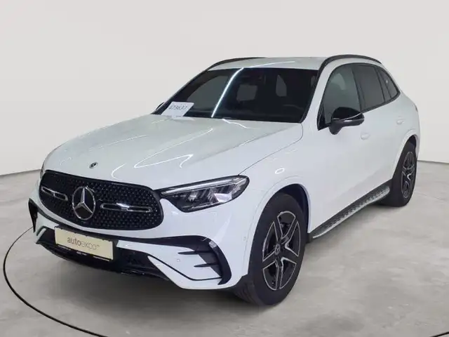 Mercedes-Benz GLC view 2