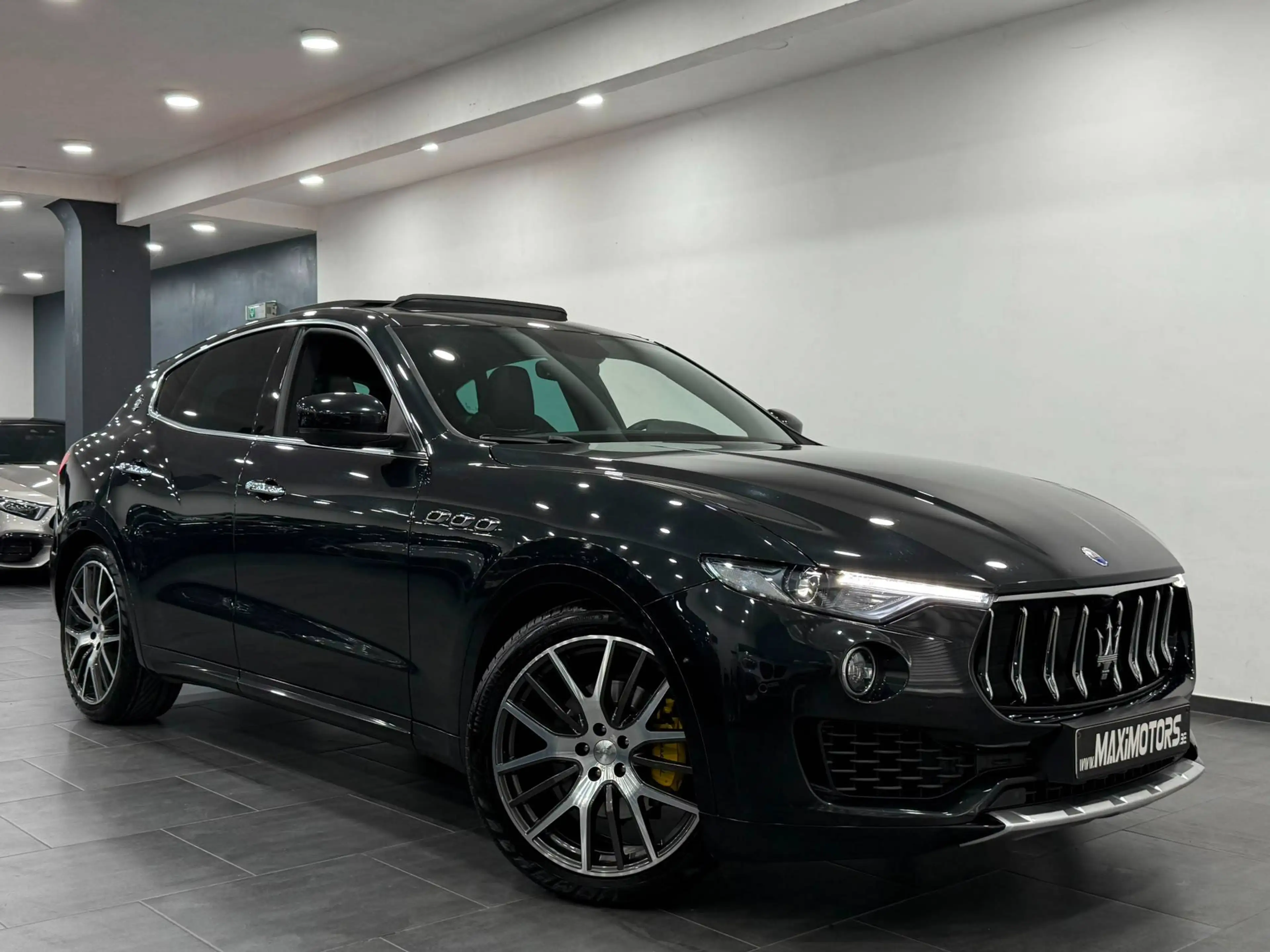 Maserati Levante 3.0D V6 Turbo 1owner Full Service Full Option Pano Carpass Belgian Car — photo 4