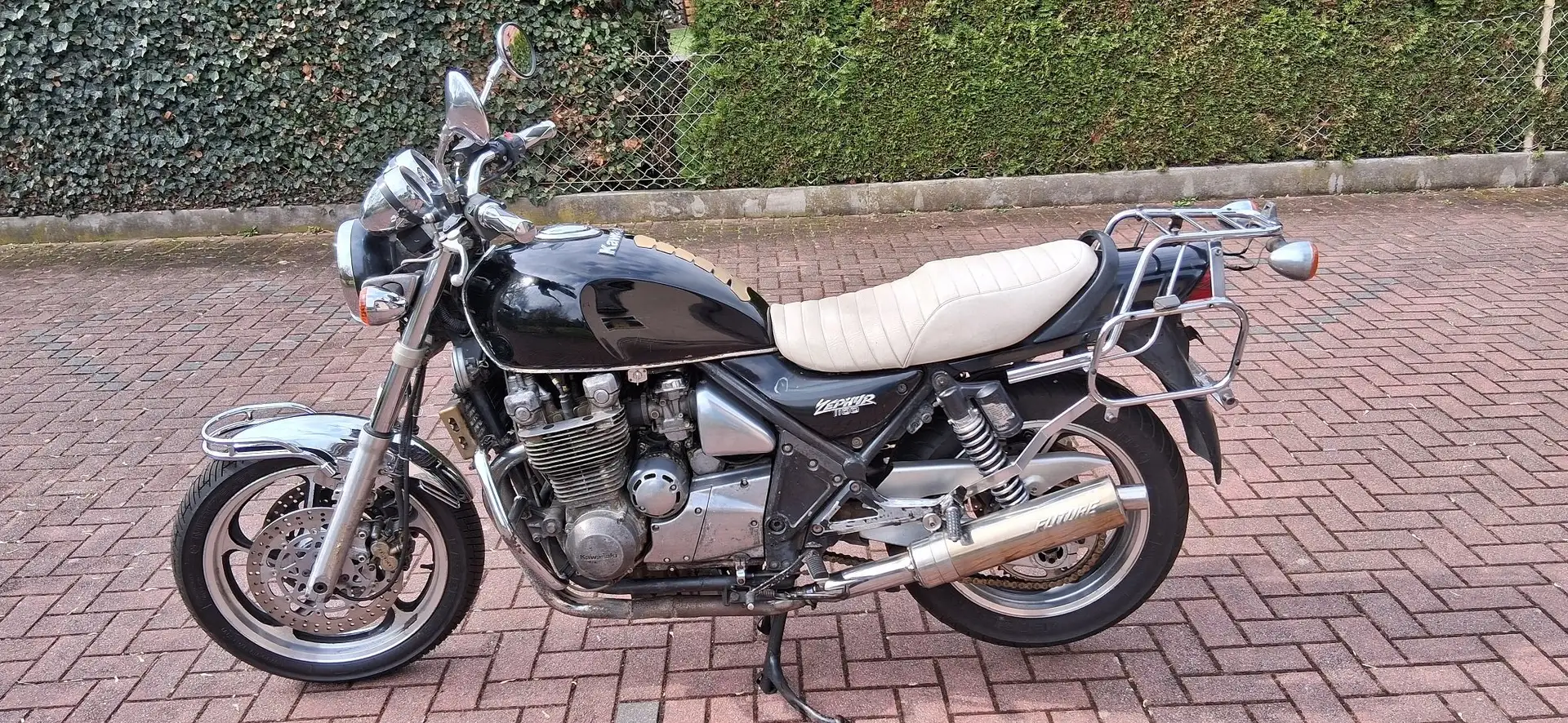 Kawasaki Zephyr 1100 ZRT10A Schwarz - 1