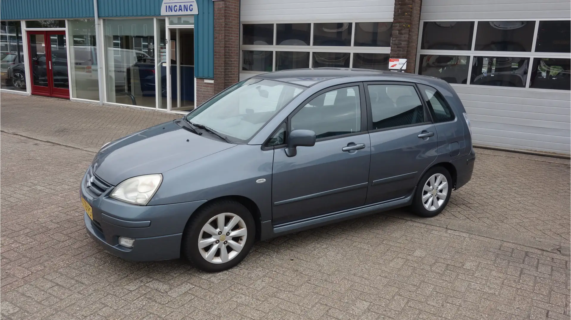 Suzuki Liana 1.6 Exclusive Grijs - 2
