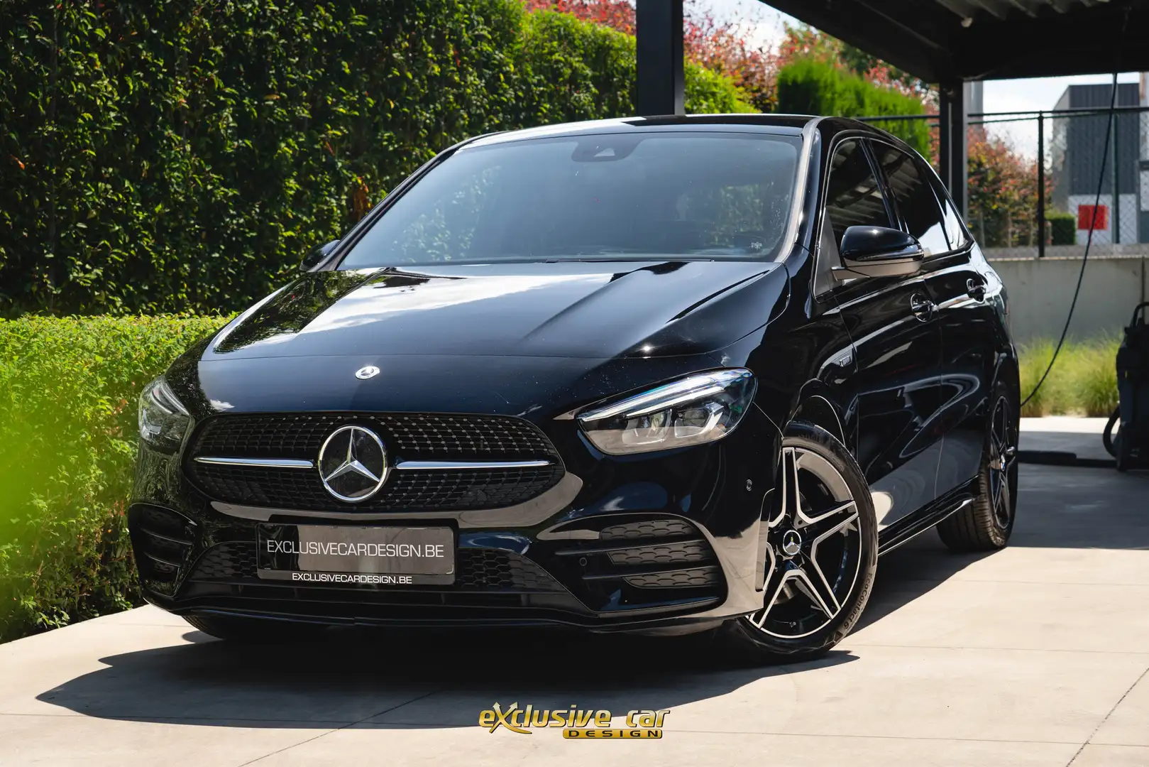 Mercedes-Benz B 250 e 8G-DCT AMG Line /Camera/Alcantara/Sfeerverl./DAB Zwart - 1