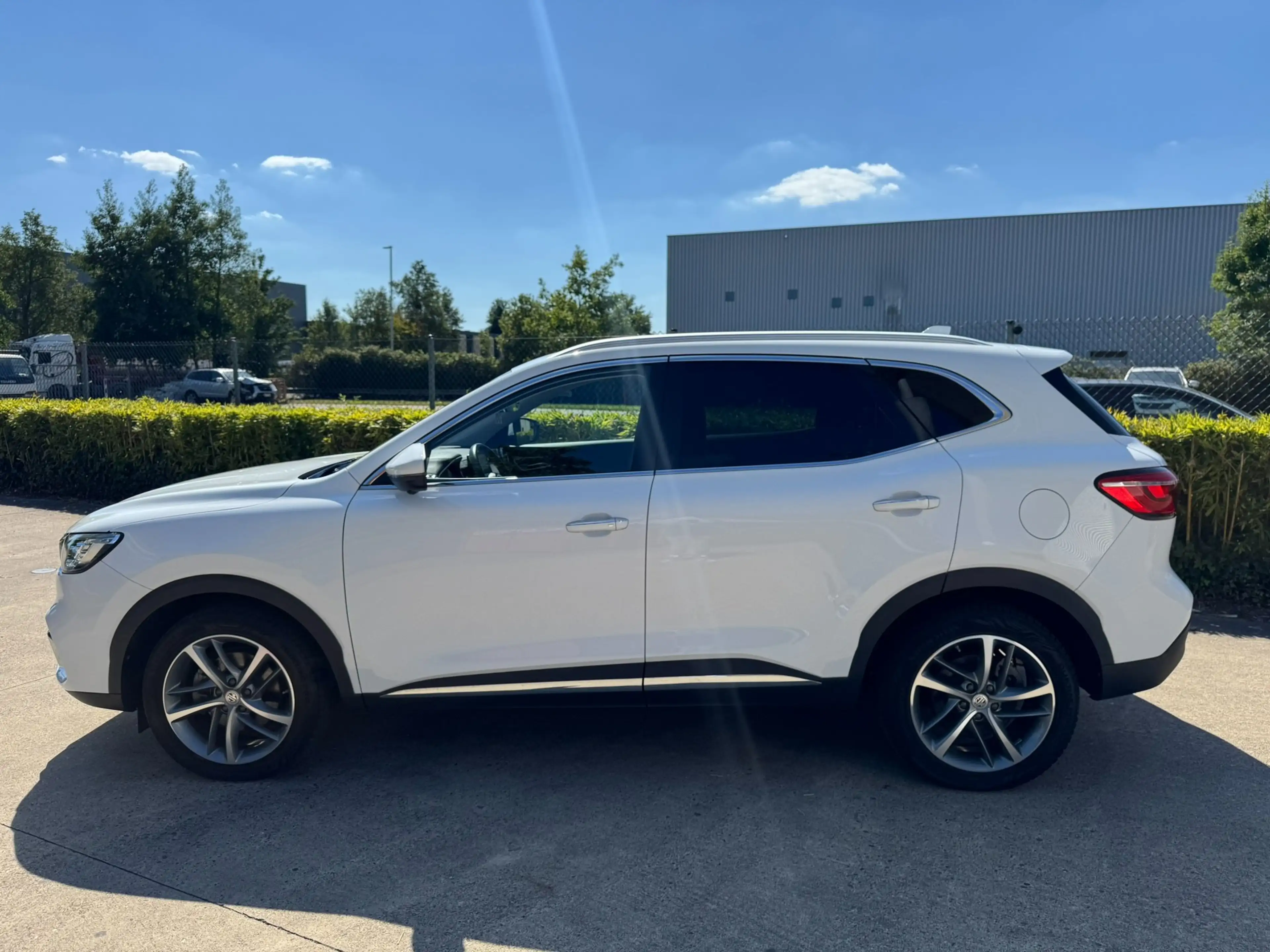 MG EHS PHEV Luxery FULL OPTION — photo 4