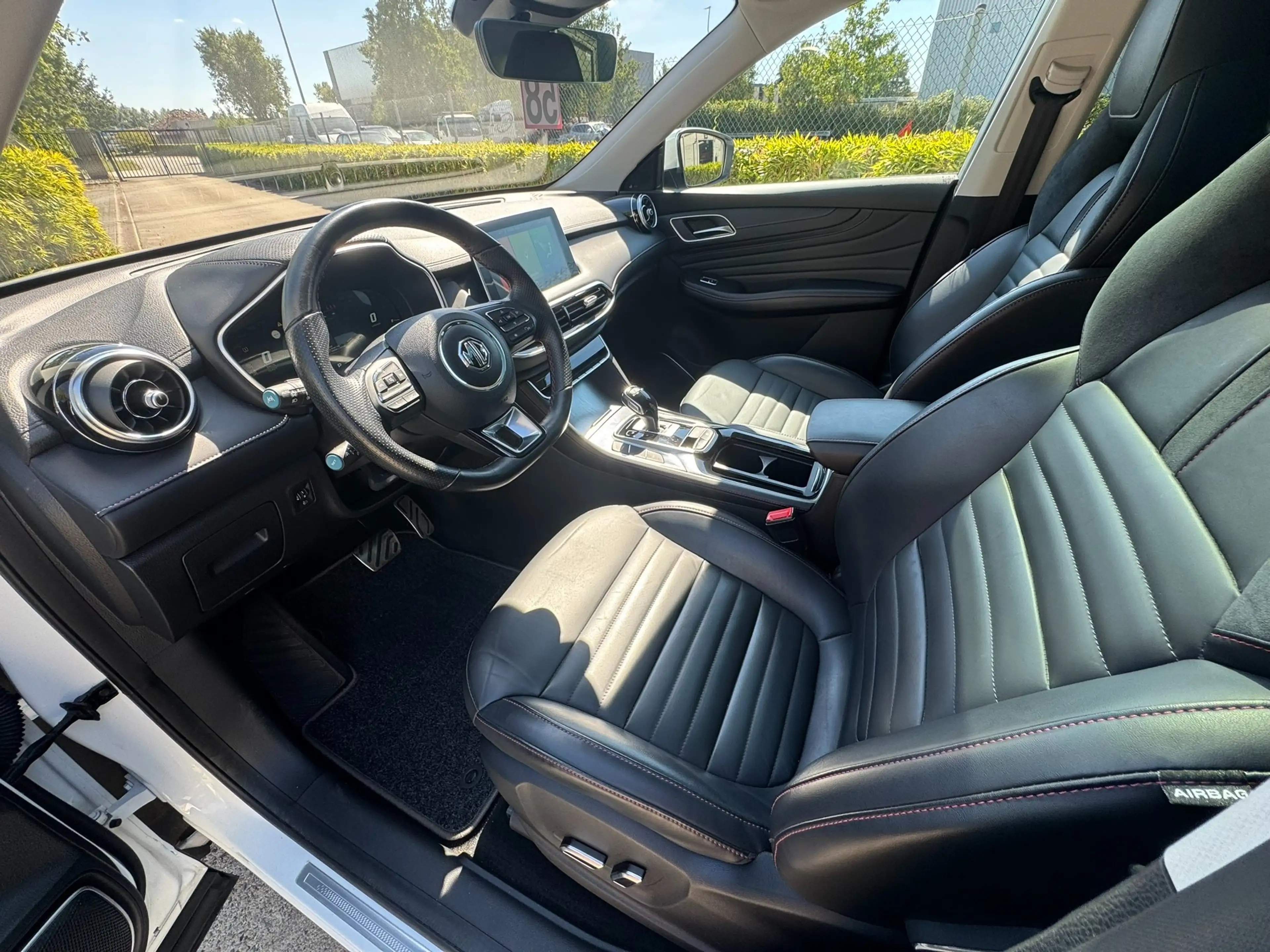 MG EHS PHEV Luxery FULL OPTION — photo 13