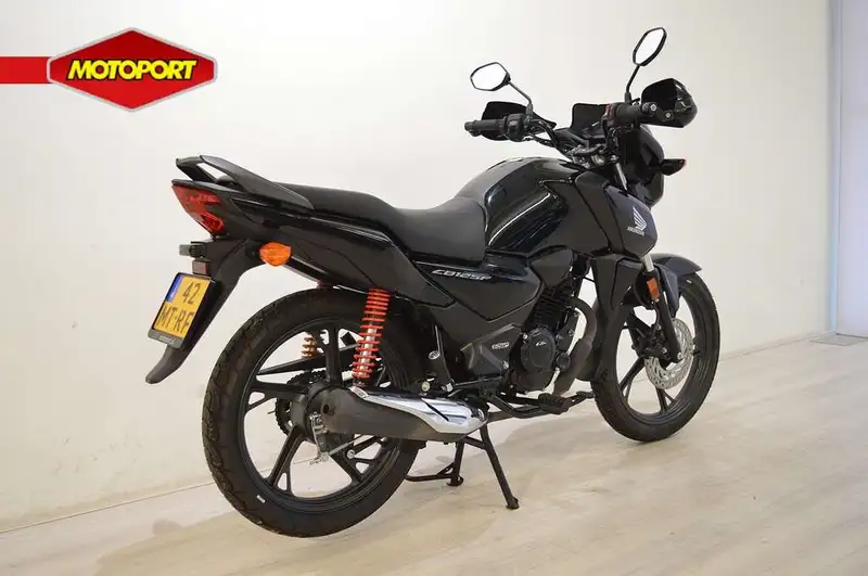 Honda CB 125 - foto 3