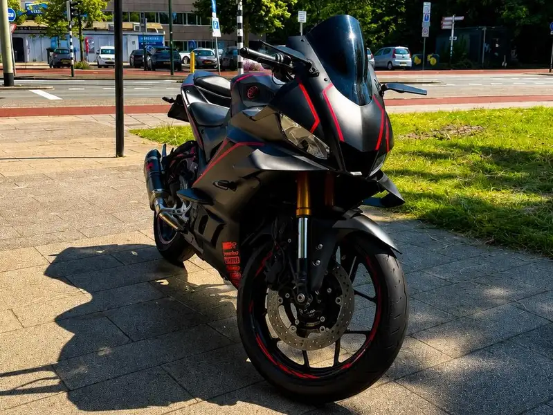 Yamaha YZF-R3 - foto 3
