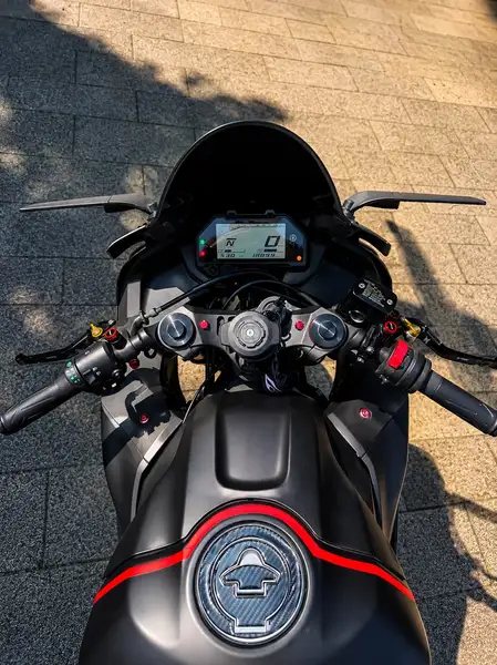 Yamaha YZF-R3 - foto 4
