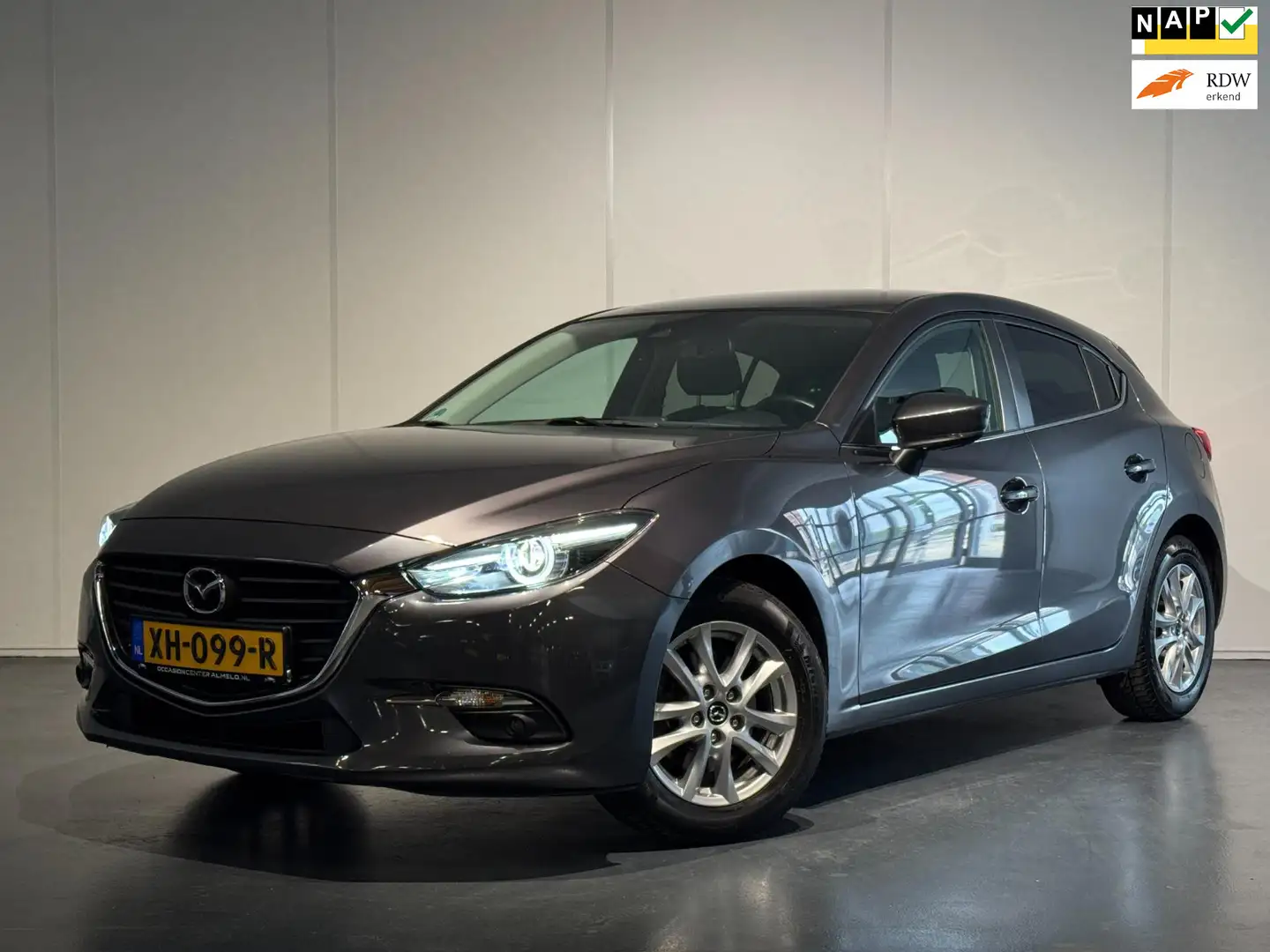 Mazda 3 2.0 SkyActiv-G 120 TS+ /Clima/Cruise/PDC/LED/NAVI/ Grijs - 1