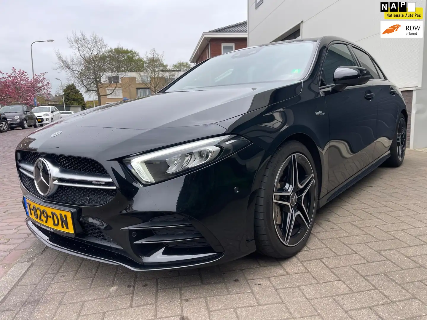 Mercedes-Benz A 35 AMG 4MATIC Premium Plus/Pano/Sfeervelichting/Volledig Zwart - 1