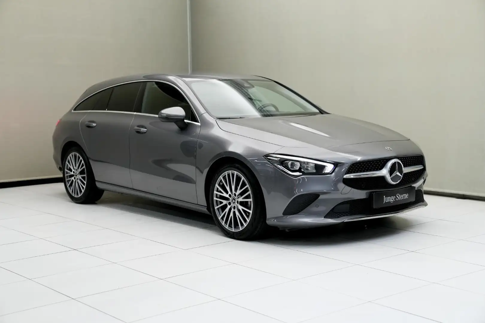 Mercedes-Benz CLA 200 d Shooting Brake LM KAM SpurW SpurH LED Gris - 2