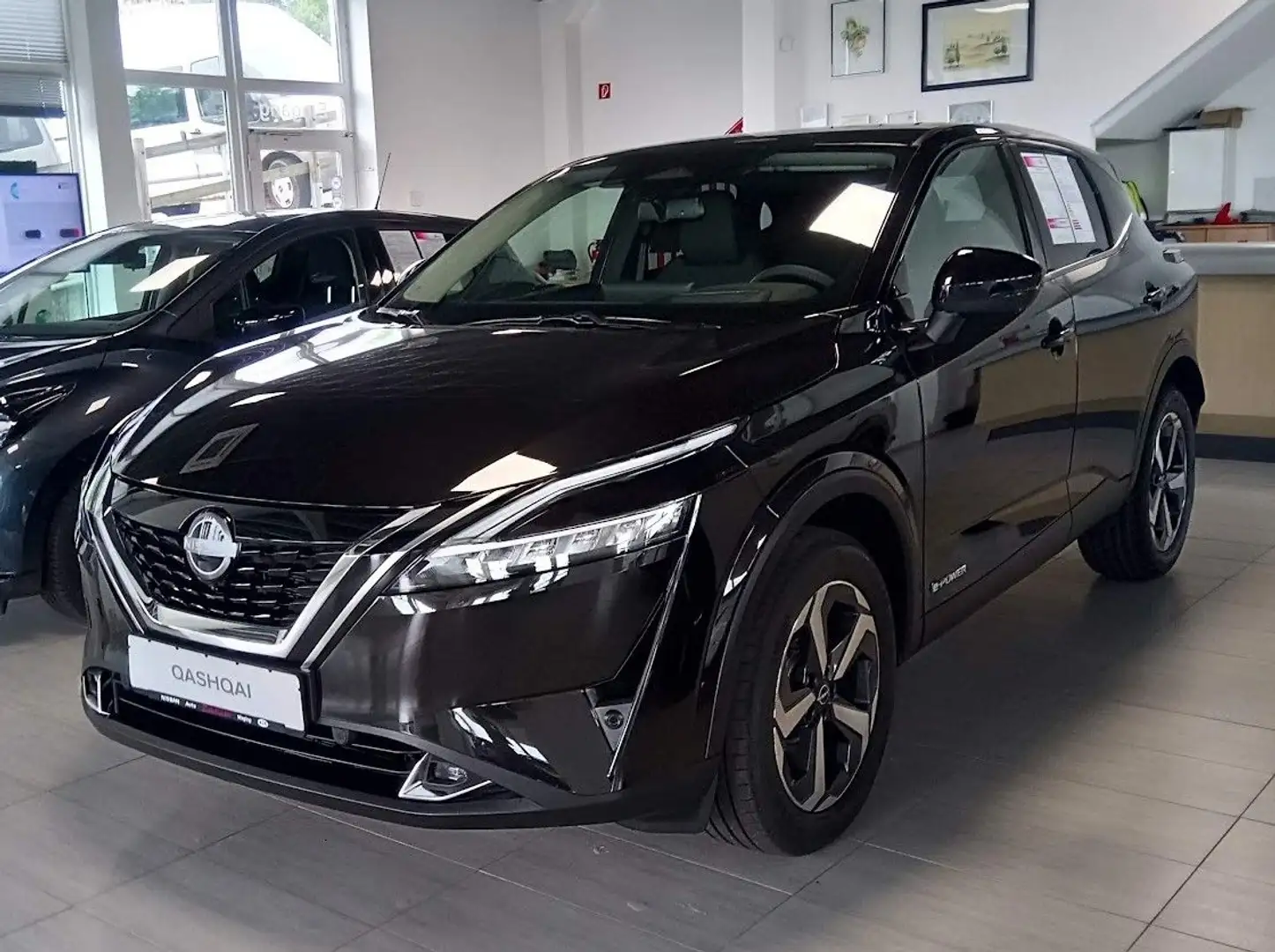 Nissan Qashqai 1.5 VC-T e-POWER AT N-Connecta  LED/WP Schwarz - 1