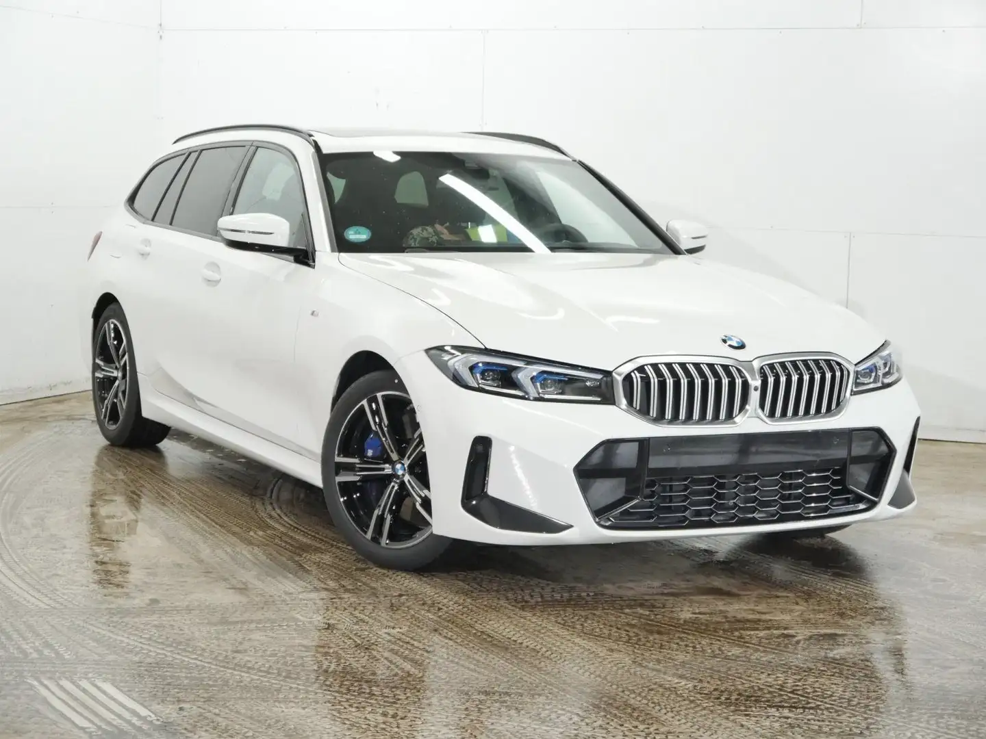 BMW 330 d xDrive Touring M Sportpaket Weiß - 2