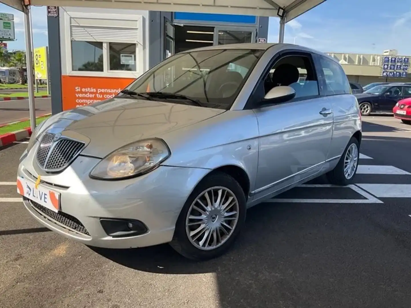 Lancia Ypsilon Pequeño Manual de 3 Puertas Grau - 1