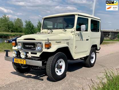 Toyota Land Cruiser BJ 40 met 6 cilinder diesel + 5 bak