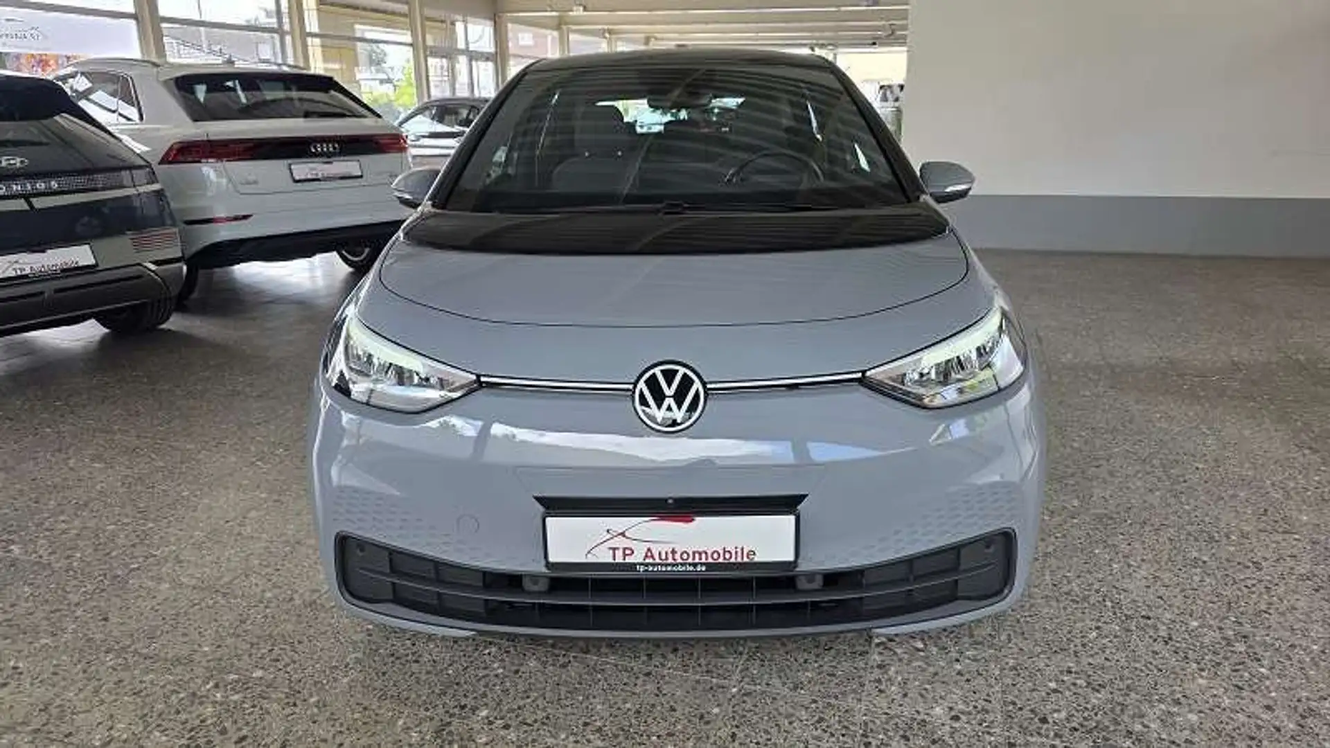 Volkswagen ID.3 Pro Perf LED*Nav*Kam+Par*ACC*Smart*Spur*Tot Grijs - 2