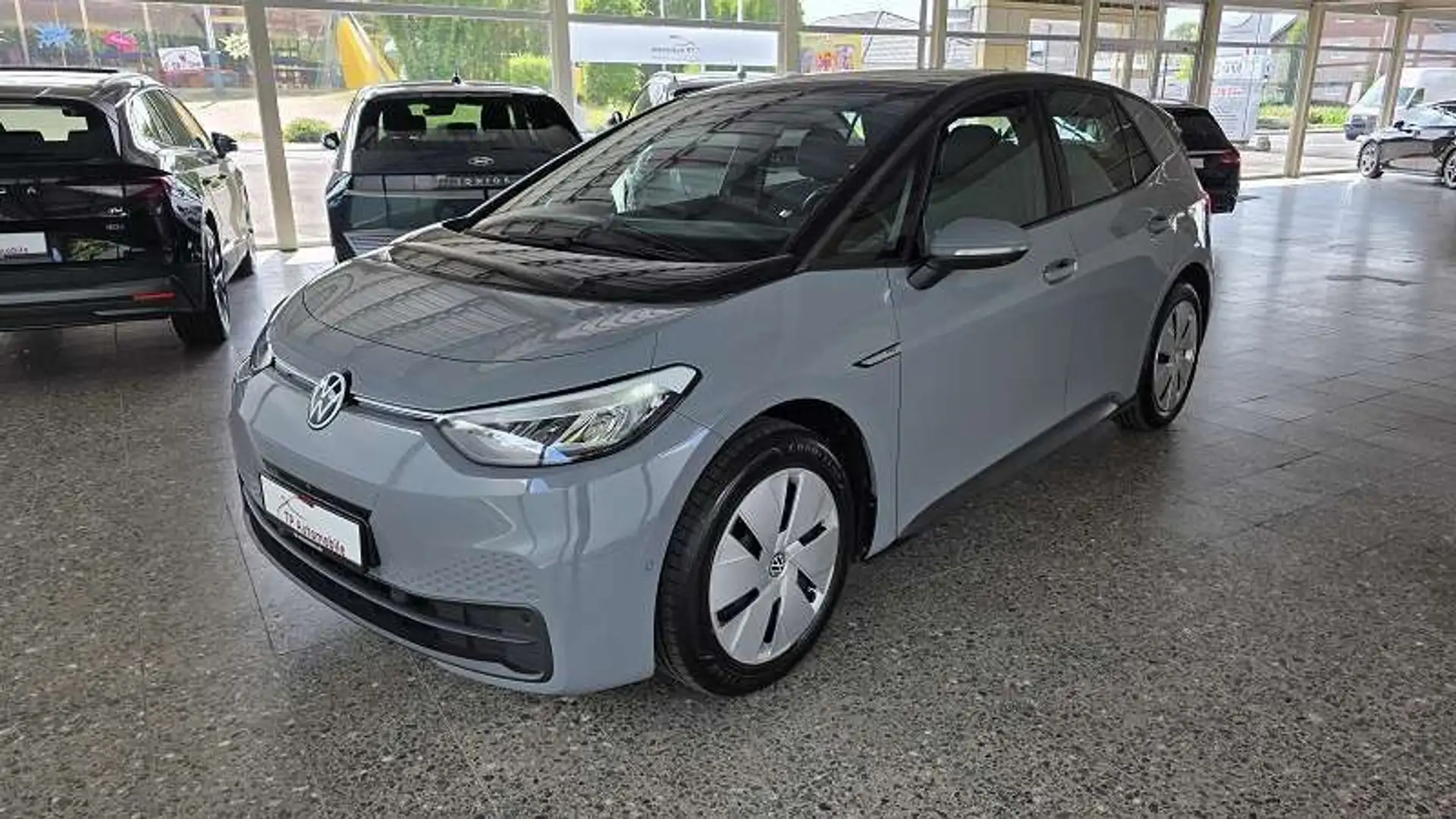 Volkswagen ID.3 Pro Perf LED*Nav*Kam+Par*ACC*Smart*Spur*Tot Grijs - 1