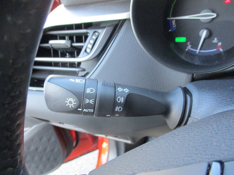 Toyota C-HR 2.0 C-UORE Launch Edition ACC+LED+Navi+SHZ — photo 14