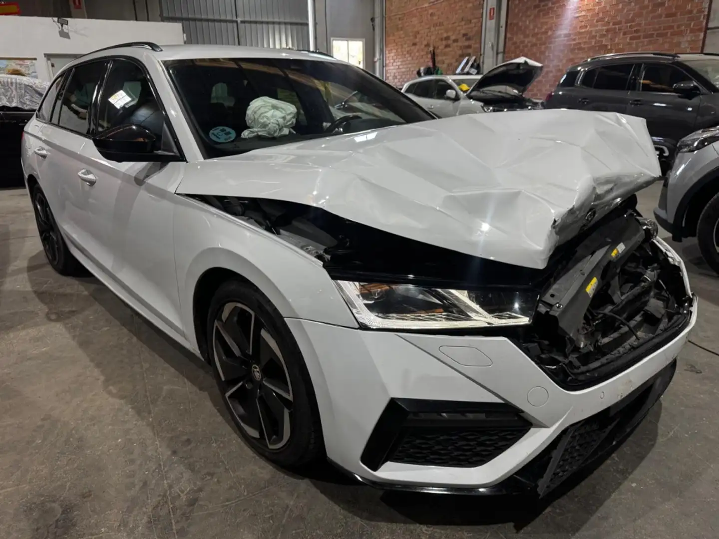 Skoda Octavia Combi 2.0TDI RS 147kW DSG - 1