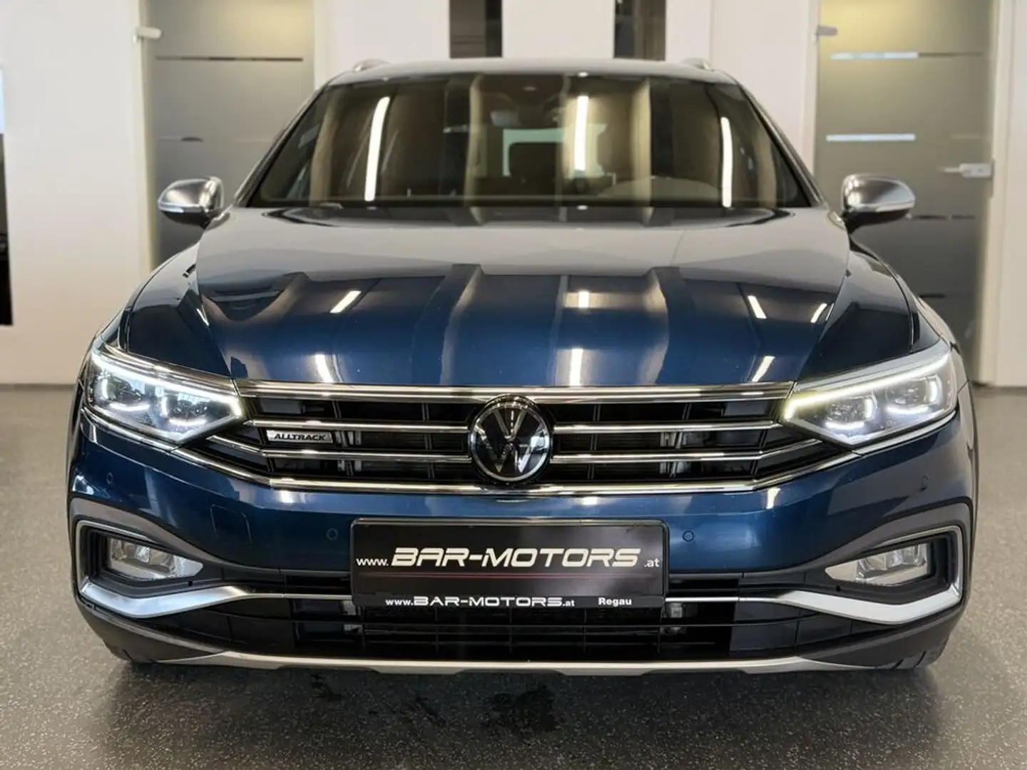 Volkswagen Passat Alltrack 4MOTION*IQ-LIGHT*KAMERA*AHK*LANE* Blau - 2