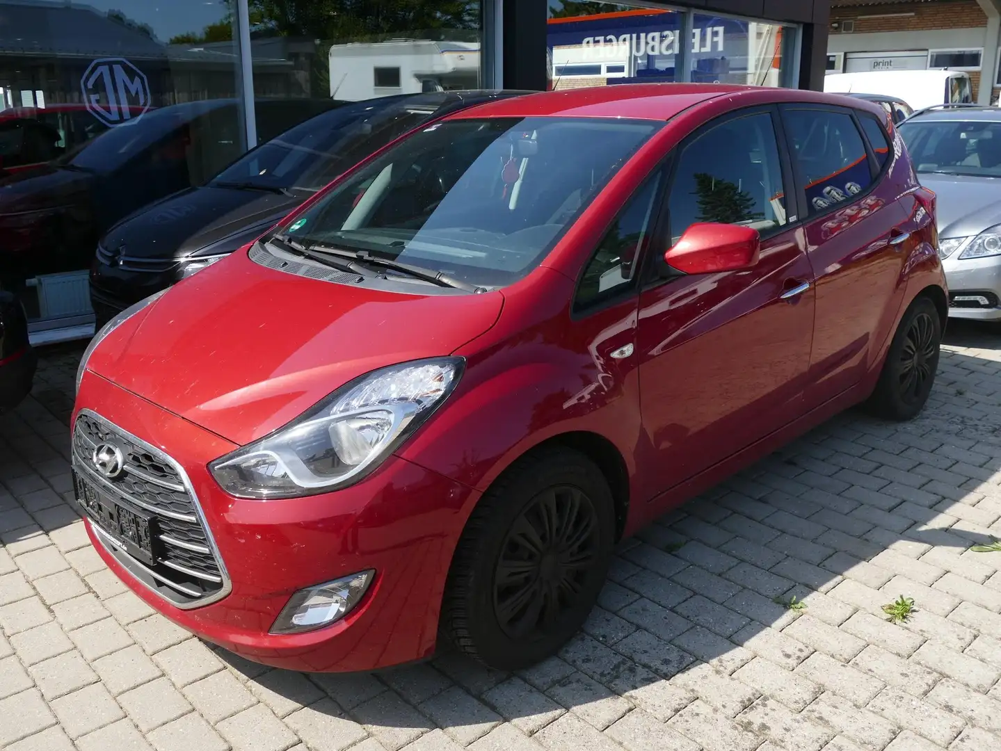 Hyundai iX20 1.4 blue Passion Klima Einparkhilfe Lenkradheizung Rot - 1