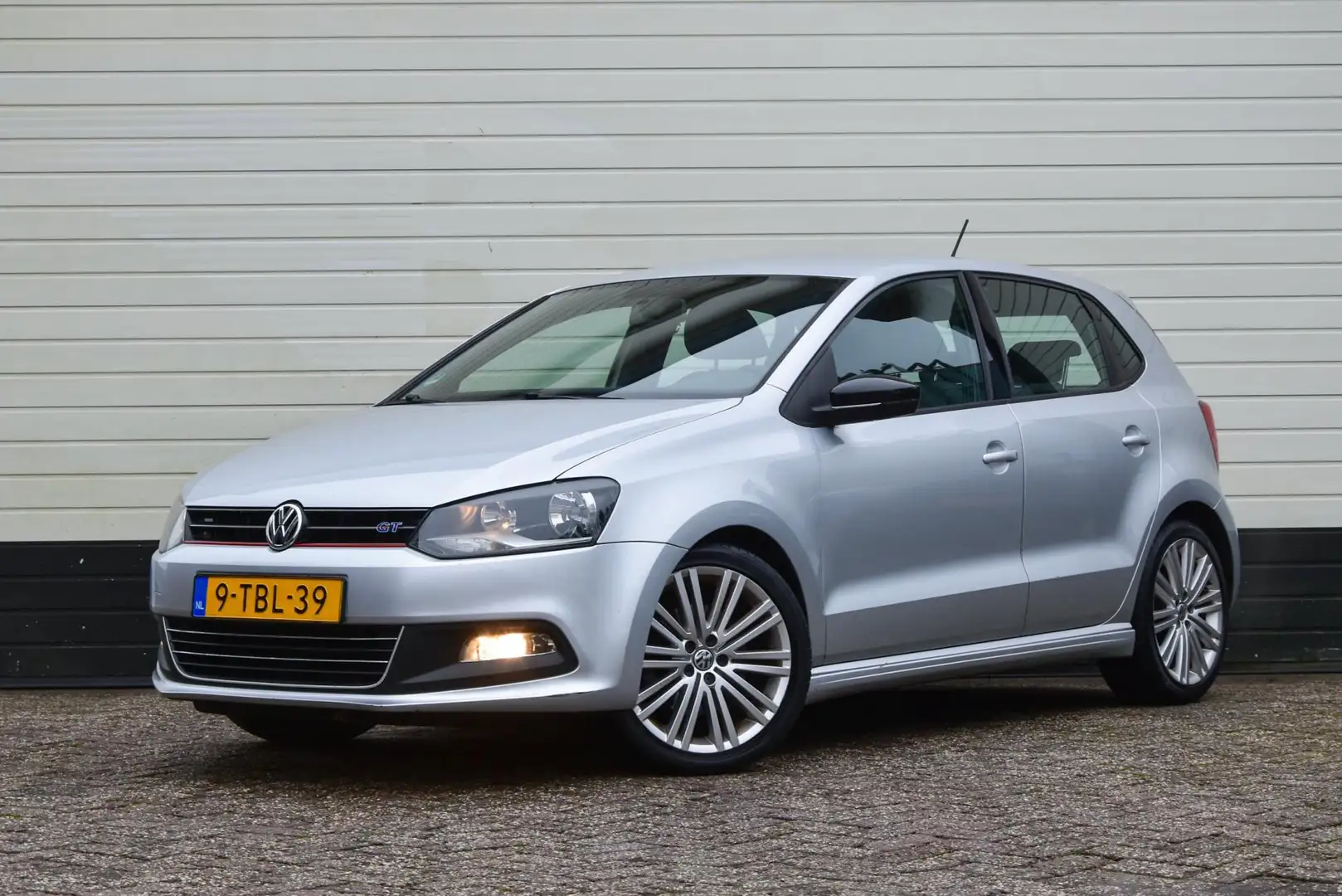 Volkswagen Polo 1.4 TSI BlueGT * NAP PAS * NIEUWE APK KEURING * Zilver - 2